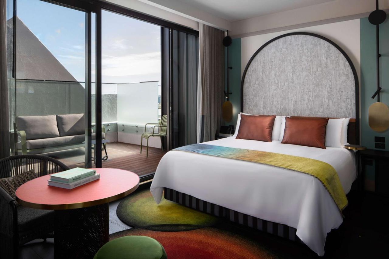 Hotel Qt Newcastle Exteriér fotografie A room at the hotel